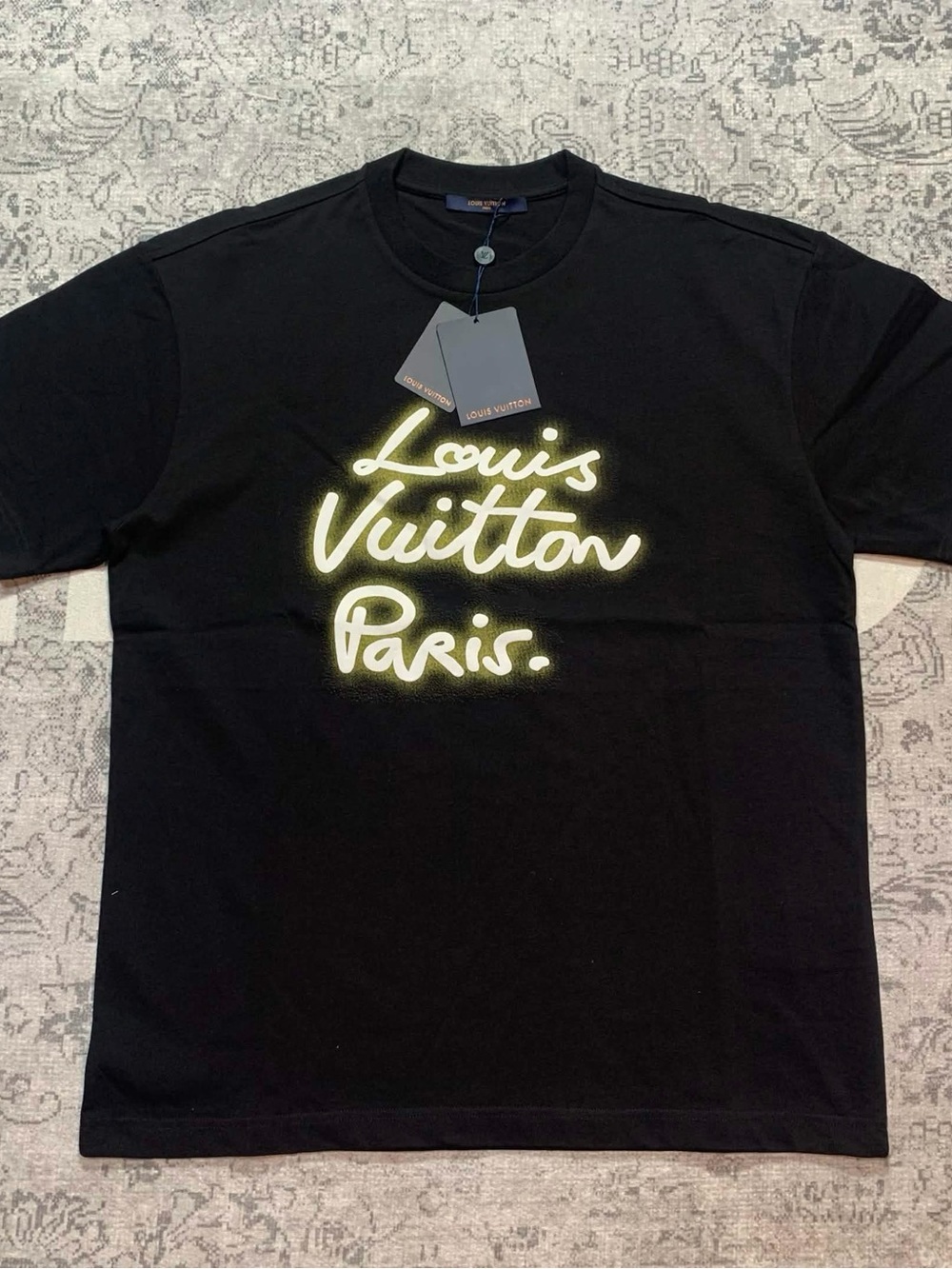 Louis Vuitton Logo T-Shirt Men’s Size Medium - Picture 1 of 5